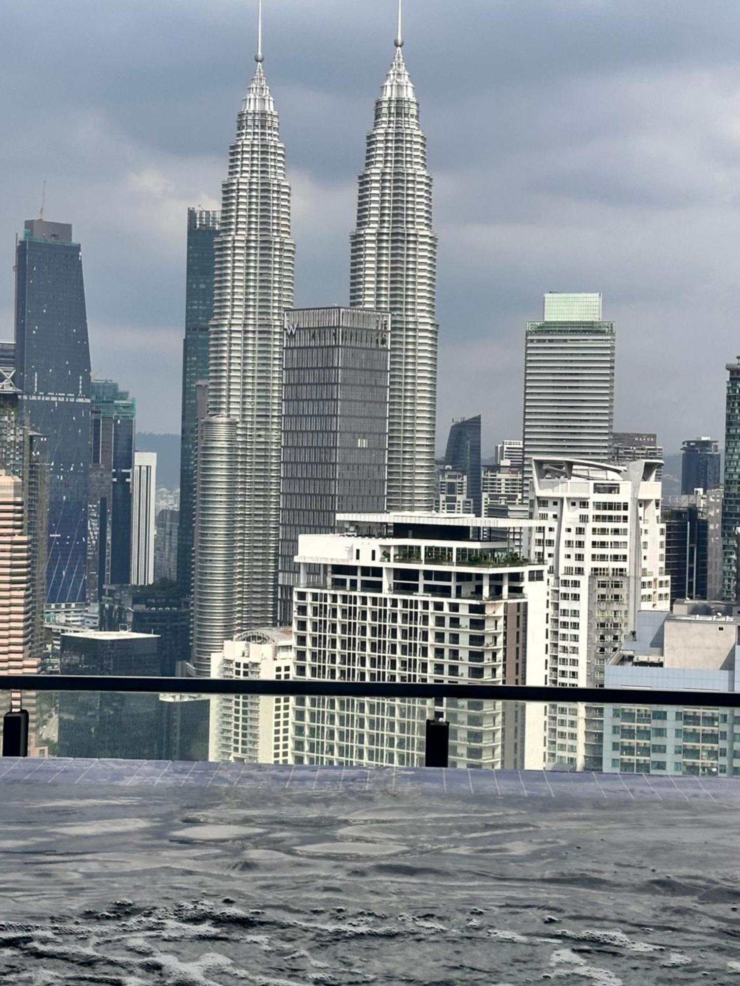 Апартаменты The Luxe Infinitum Klcc By Kl Malaysia Куала-Лумпур Экстерьер фото
