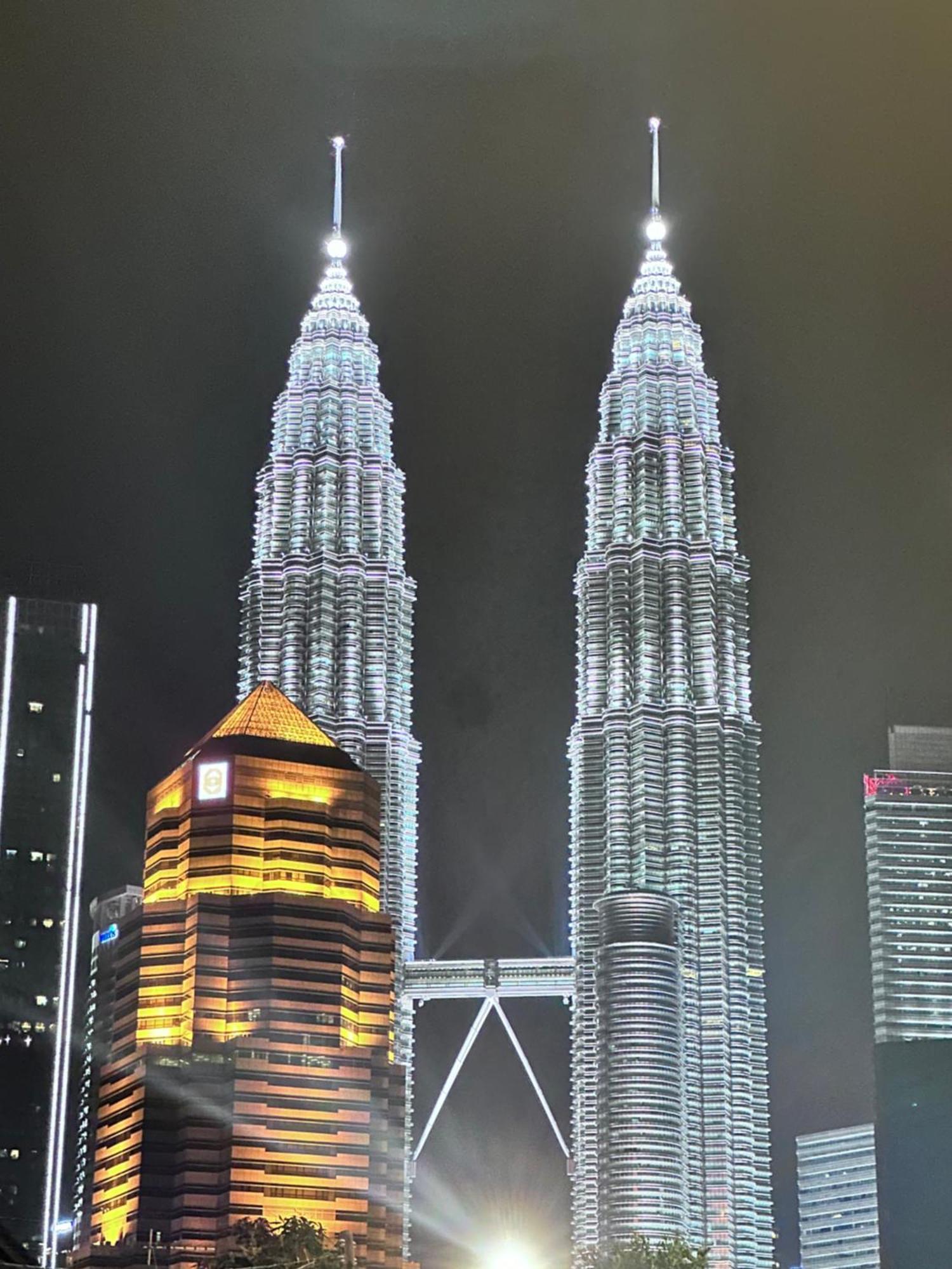 Апартаменты The Luxe Infinitum Klcc By Kl Malaysia Куала-Лумпур Экстерьер фото